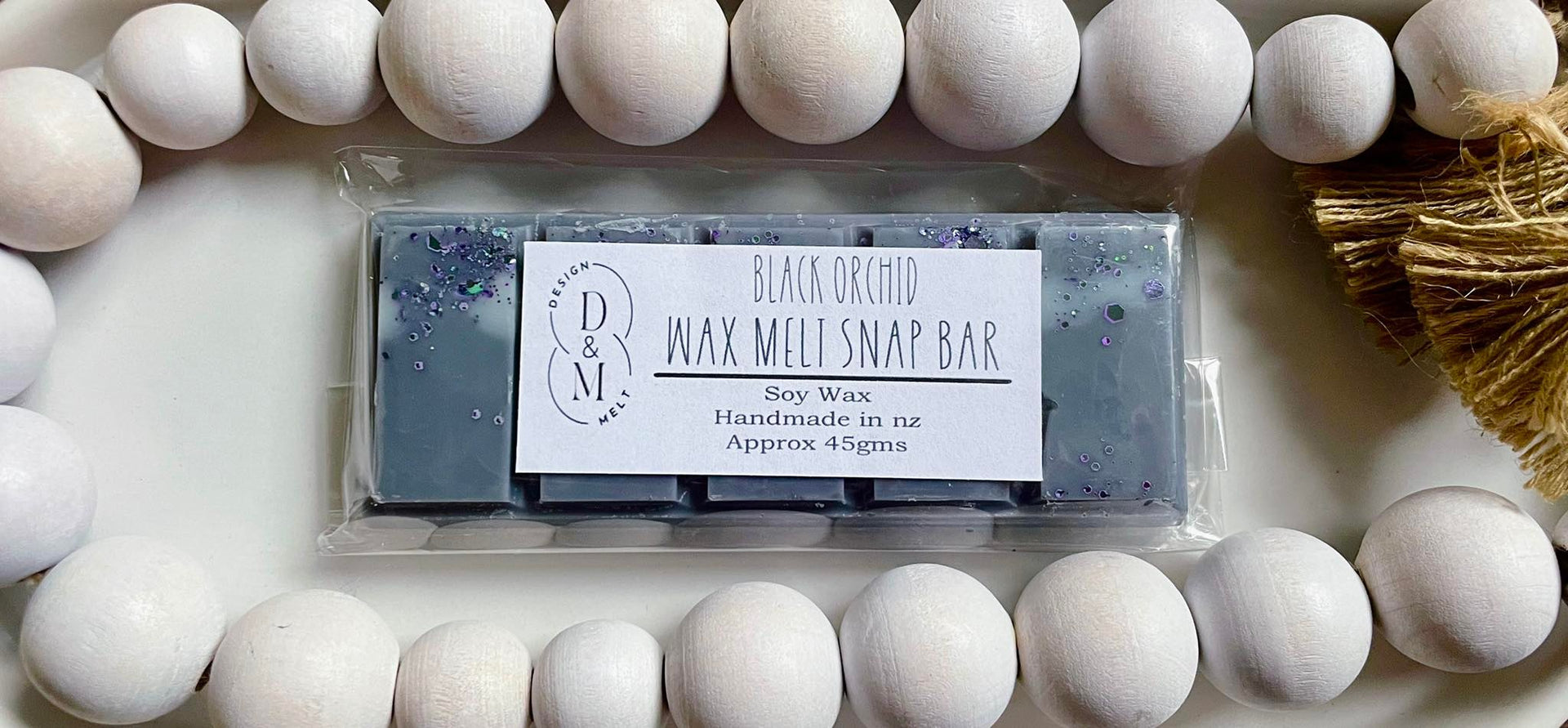 I recently made this packaging for my new wax melt snap bars and I'm in  love with it 🥺 : r/WitchesVsPatriarchy